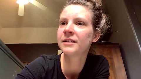 jlynn1997 online show from February 10, 5:05 pm