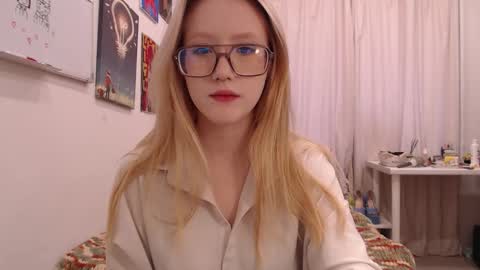 Snapshot of joan_kiss chatting on October 18, 4:49 am joan_kiss online show from October 18, 4:49 am