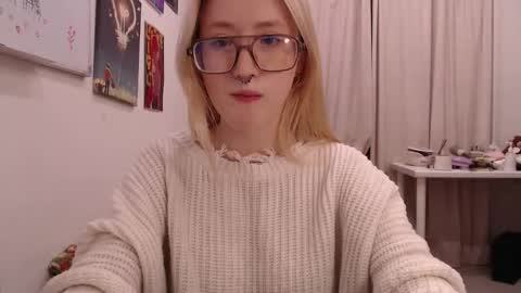 Snapshot of joan_kiss chatting on October 23, 3:02 pm joan_kiss online show from October 23, 3:02 pm