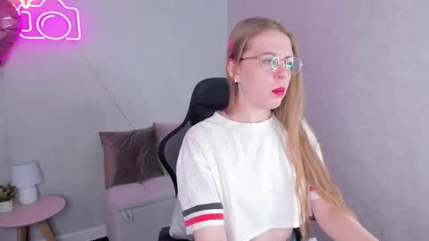 joann_shermann online show from February 25, 1:20 am