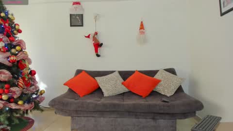 Snapshot of joelandalexa chatting on December 17, 7:37 pm joelandalexa online show from December 17, 7:37 pm