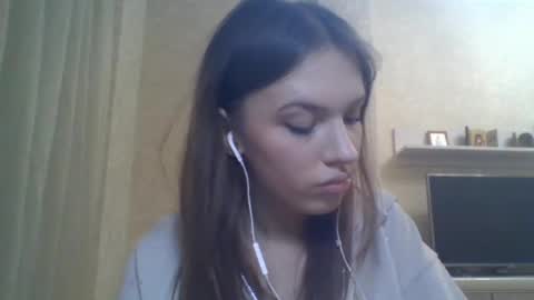 Jennifer online show from September 12, 4:53 pm