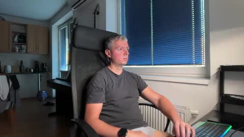 Jogger1991 online show from June 28, 6:15 pm