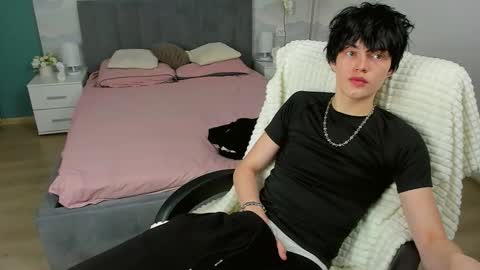 Snapshot of john_arthurs chatting on September 13, 10:01 pm John online show from September 13, 10:01 pm