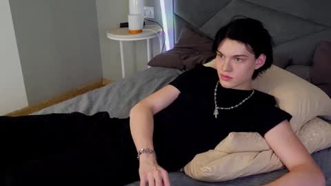 Snapshot of john_arthurs chatting on February 25, 4:46 pm John online show from February 25, 4:46 pm