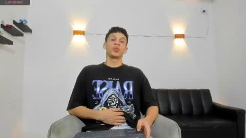 john_ssnow29 online show from June 17, 8:52 am