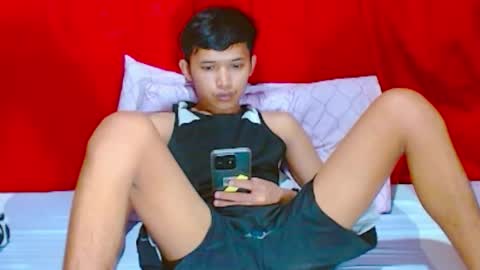 JohnXxx online show from May 12, 1:31 pm