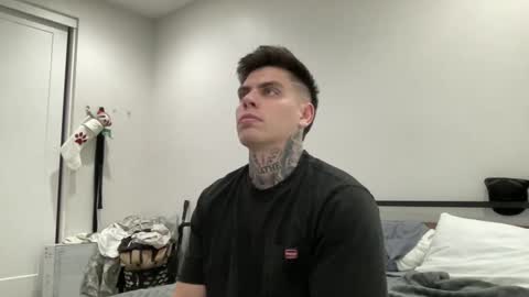 Snapshot of johnafterdark chatting on December 7, 11:18 pm JAXX online show from December 7, 11:18 pm