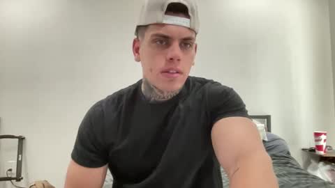 Snapshot of johnafterdark chatting on December 17, 7:37 pm JAXX online show from December 17, 7:37 pm