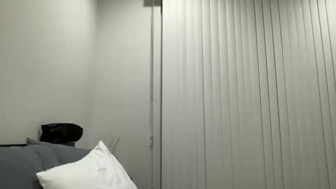 Snapshot of johnafterdark chatting on December 6, 12:29 am JAXX online show from December 6, 12:29 am