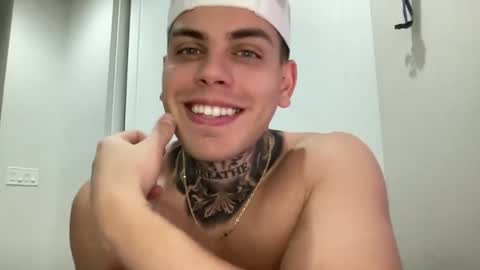 Snapshot of johnafterdark chatting on January 14, 11:48 pm JAXX online show from January 14, 11:48 pm