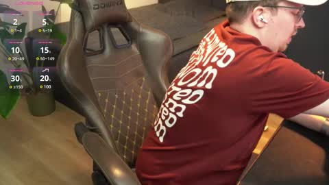 Snapshot of johndor22 chatting on February 8, 7:05 pm Jones online show from February 8, 7:05 pm