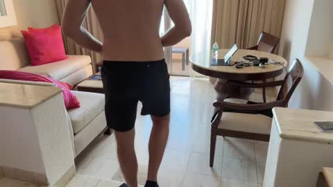 J online show from February 28, 8:50 pm