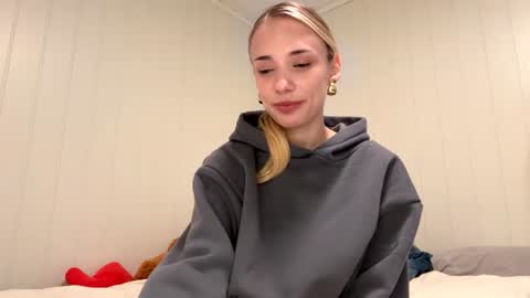 Oly online show from July 6, 9:17 am