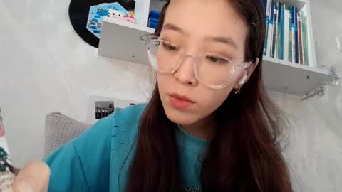 Molly online show from November 25, 9:52 am