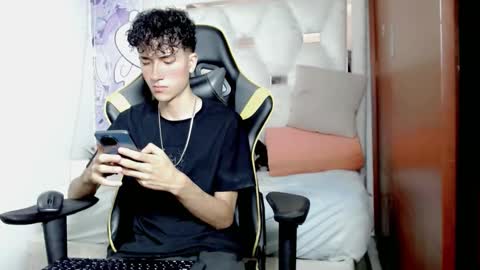 johnny_cagee online show from December 1, 3:37 am