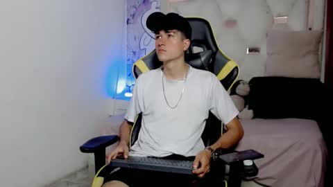 johnny_cagee online show from January 9, 9:48 am