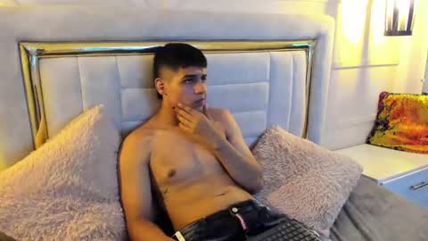 johnny_romano online show from February 17, 8:49 pm