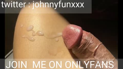 Snapshot of johnnyfun_xxx chatting on October 16, 6:35 am Johnnystrongarms online show from October 16, 6:35 am