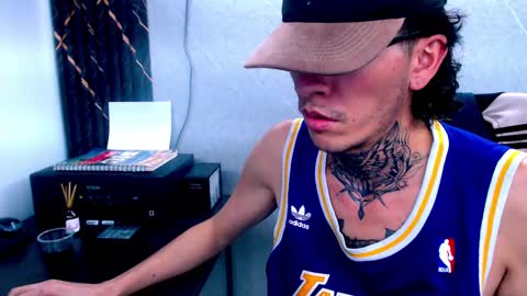 johnsonisaac94  online show from February 21, 9:13 am