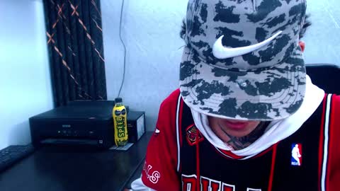 johnsonisaac94  online show from February 6, 6:08 am