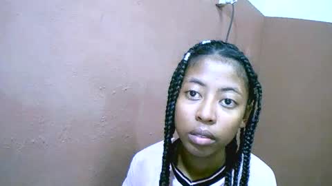 joliekah27 online show from February 28, 5:37 am