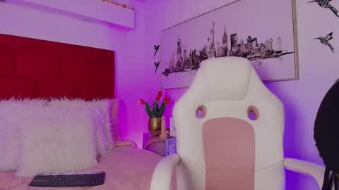 Jonas  online show from November 13, 1:36 pm