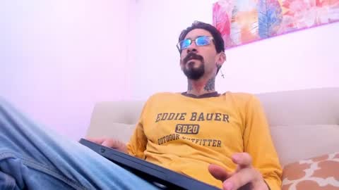 jonathan_sinn online show from June 9, 3:39 am