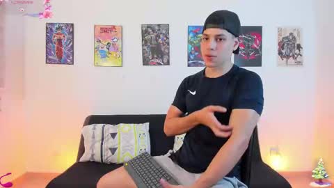 Instagram jonathanfit14 online show from December 19, 11:44 pm