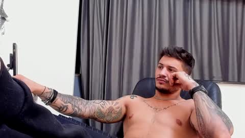 jonnyporn1 online show from January 27, 4:52 am