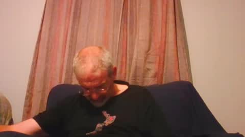 Snapshot of jony_five chatting on October 1, 2:10 am Jon online show from October 1, 2:10 am