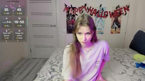 Mila online show from October 27, 9:37 pm