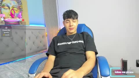 josh_leon22 online show from December 3, 4:13 am