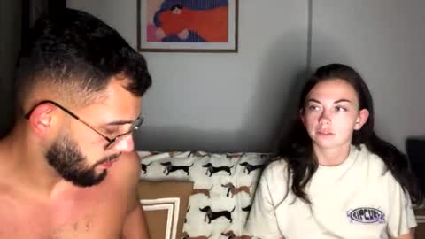 josh_xo online show from November 18, 4:10 pm