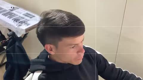 Nicolas online show from April 15, 7:06 pm