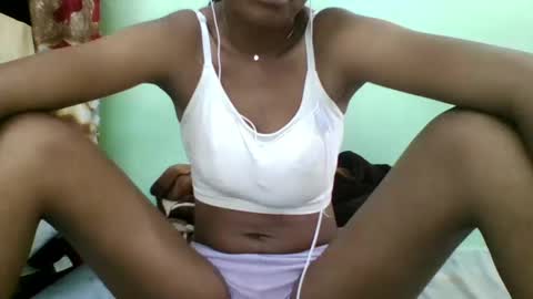 josianealy online show from March 11, 11:23 am