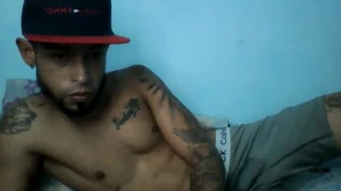 jpineda97 online show from March 17, 5:01 am