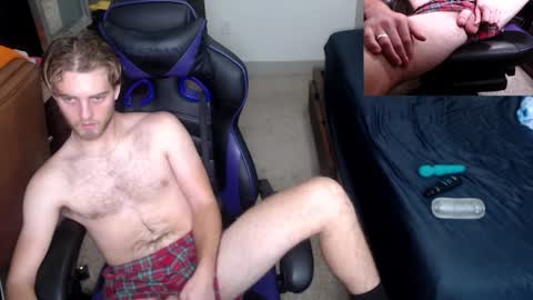 jrsmith005 online show from December 13, 5:32 pm