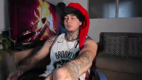 juan_alvarez18 online show from December 2, 1:37 am