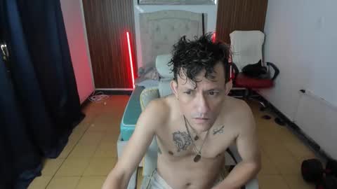 juan_and_luke online show from March 19, 9:48 am