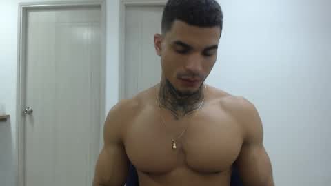 Snapshot of juan_gomez_1 chatting on January 14, 9:41 pm juan_gomez_1 online show from January 14, 9:41 pm