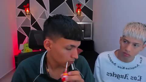 JuanSteven online show from April 18, 2:02 am