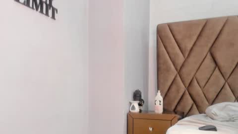 juana_valentina1 online show from December 28, 10:23 pm