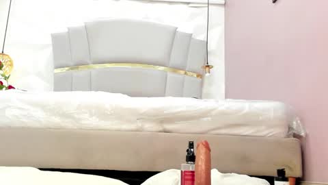 juana_valentina1 online show from March 12, 12:09 am