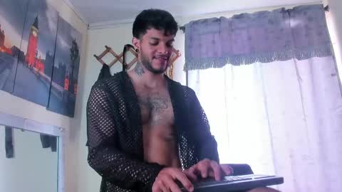 Snapshot of juanbladde chatting on February 17, 2:28 pm Juan Esteban online show from February 17, 2:28 pm