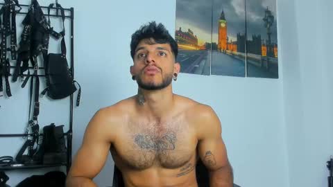 Juan Esteban online show from November 17, 8:22 pm