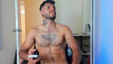 Snapshot of juanbladde chatting on September 17, 2:42 pm Juan Esteban online show from September 17, 2:42 pm