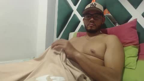 juanfe_style online show from October 8, 2:40 am