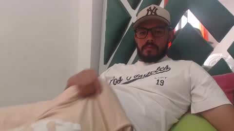 juanfe_style online show from October 4, 6:06 pm