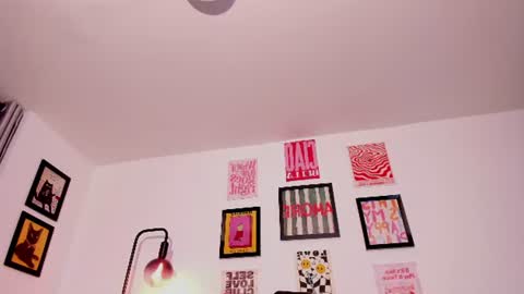 juanitaaa_ online show from July 2, 3:23 am